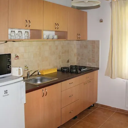 بيت للعطل Two-bedroom Holiday In *