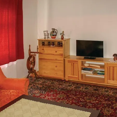 Two-bedroom Holiday In بيت للعطل